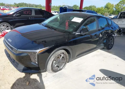 2025 Kia K4 Lxs из США, поврежденный, VIN 3KPFT4DE3SE093699